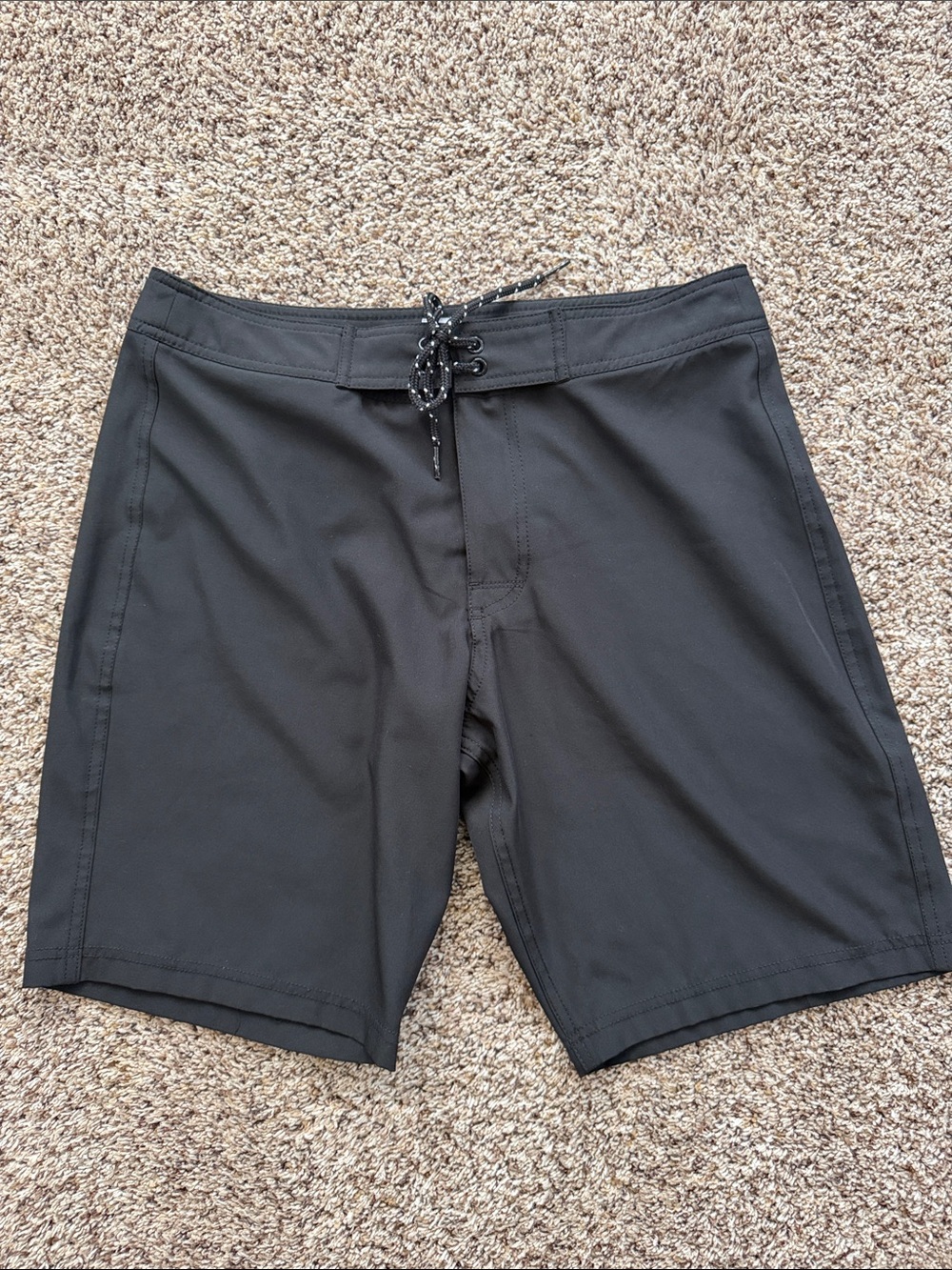GAP Men's Black Board Shorts with Drawstring / Medium